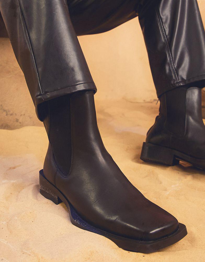 ASOS DESIGN chelsea boot in black leather with angled sole商品第4张图片规格展示