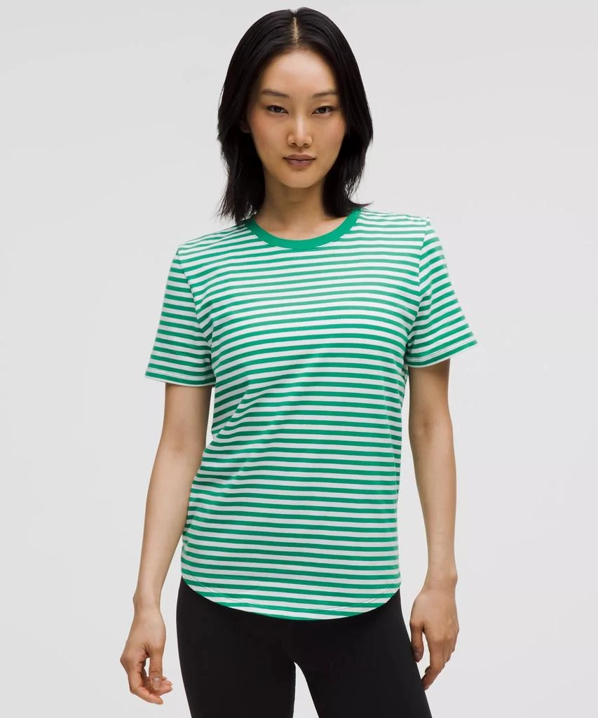 Love Curved-Hem Crewneck T-Shirt 商品
