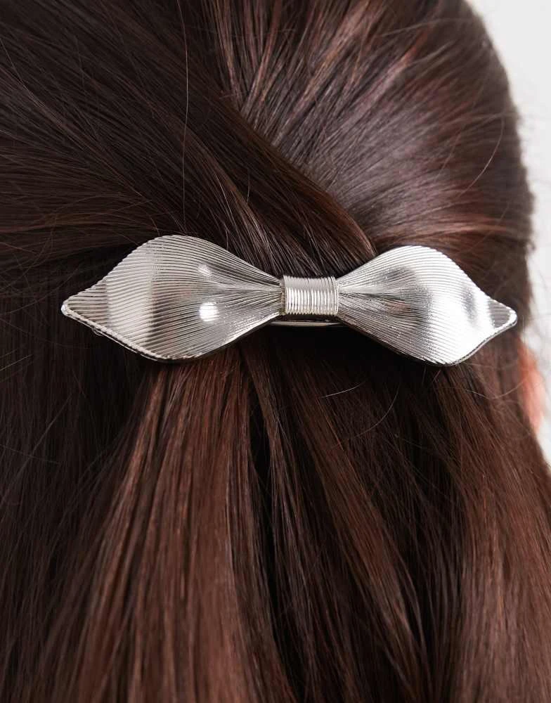 商品ASOS|ASOS DESIGN abstract hair bow barrette clip in silver tone,价格¥62,第3张图片详细描述