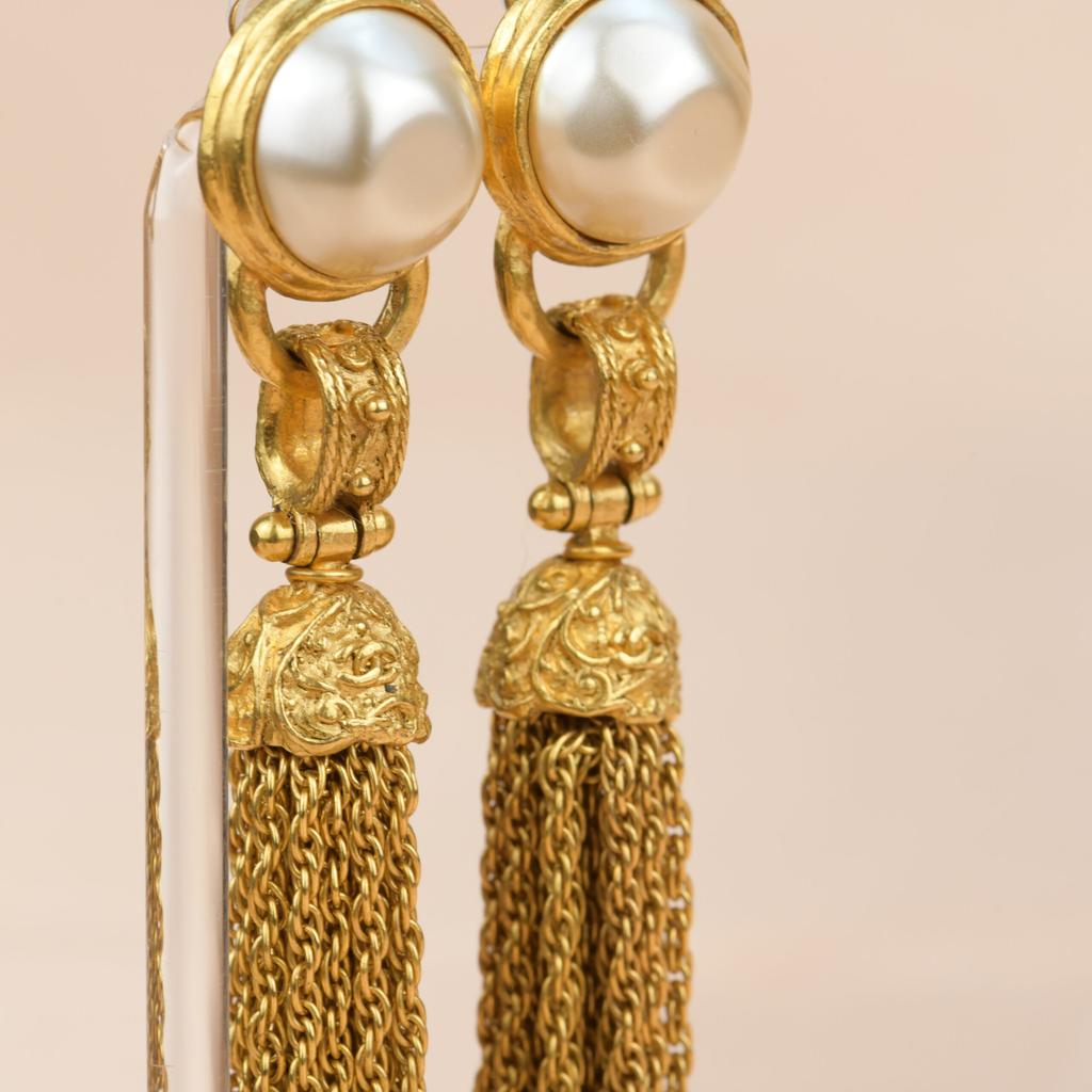 Chanel Vintage 1994 Gold Plated Pearl Fringe Tassel Dangle Clip On Earrings商品第6张图片规格展示