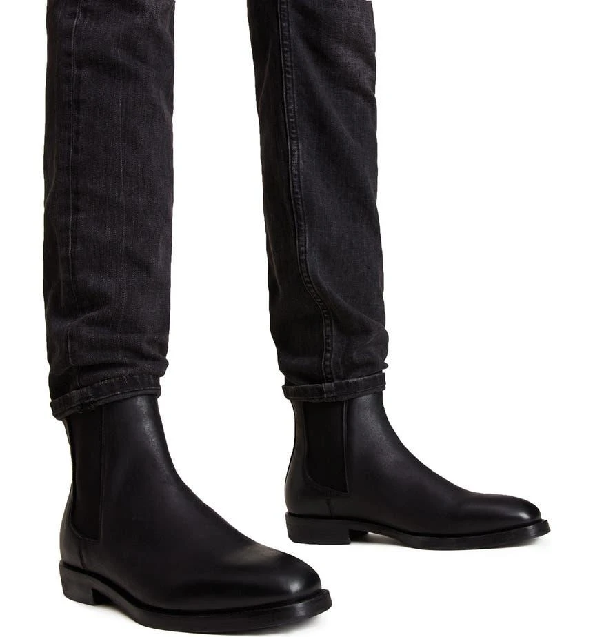 Eli Pull-On Chelsea Boot 商品