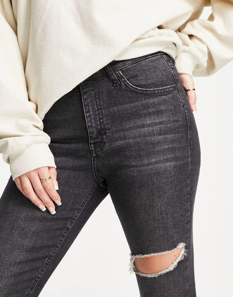 商品Topshop|Topshop Jamie jeans with thigh rip jean in washed black,价格¥128,第3张图片详细描述