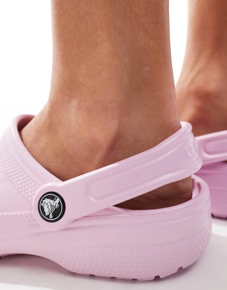 商品Crocs|Crocs classic clogs in ballerina pink,价格¥461,第2张图片详细描述