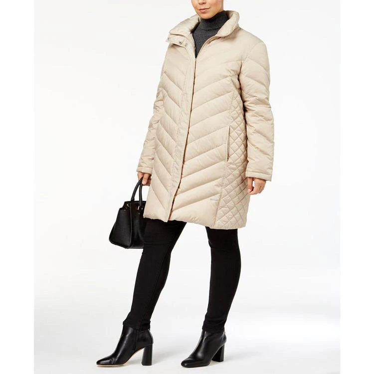 商品Kenneth Cole|Plus Size Faux-Fur-Trim Quilted Down Coat,价格¥749,第3张图片详细描述