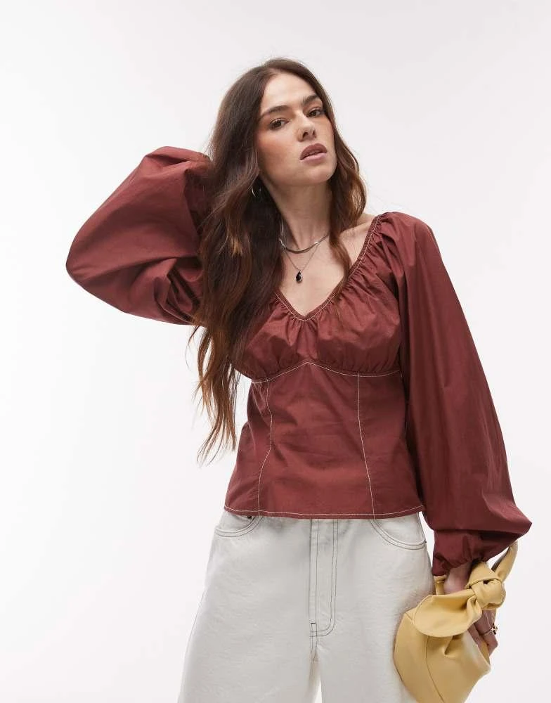 商品Topshop|Topshop ruched neck balloon sleeve blouse with top stitching in chocolate,价格¥82,第1张图片详细描述