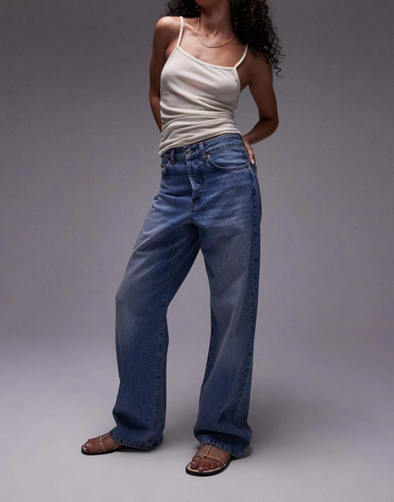 商品Topshop|Topshop mid rise loose fit straight jean in mid blue,价格¥232,第1张图片详细描述