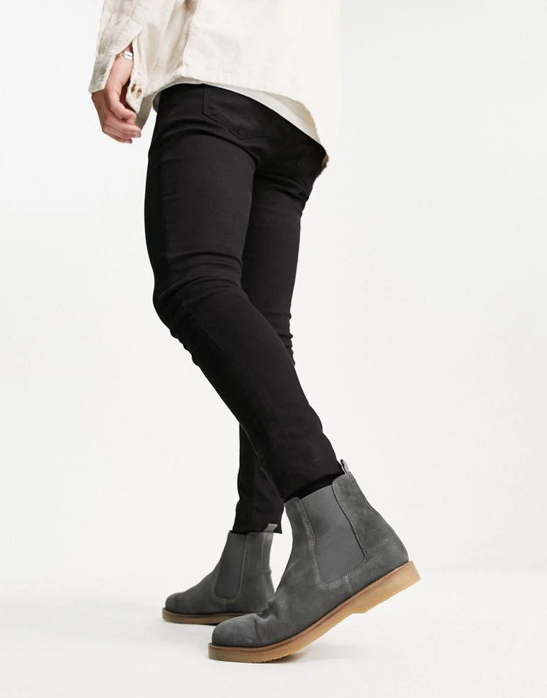 商品ASOS|ASOS DESIGN chelsea boots in grey suede with contrast sole,价格¥293,第2张图片详细描述