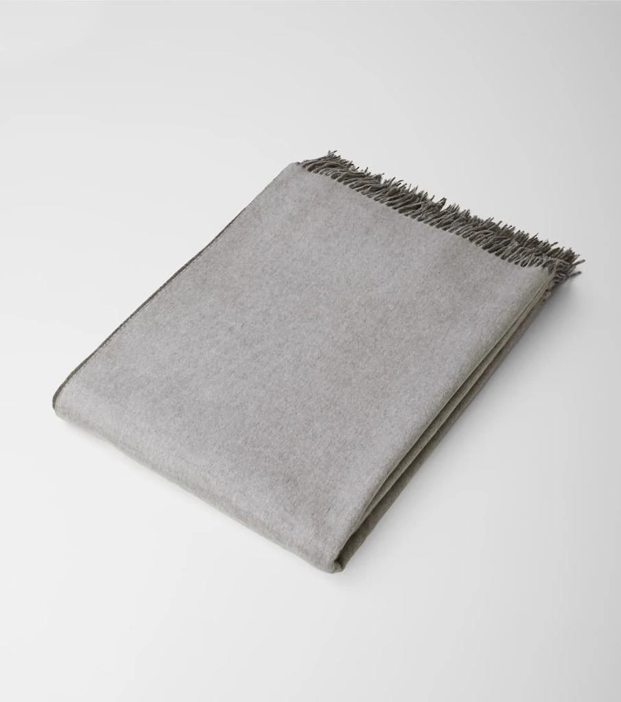 商品Brunello Cucinelli|Fringe-trimmed silk blanket,价格¥5509,第5张图片详细描述