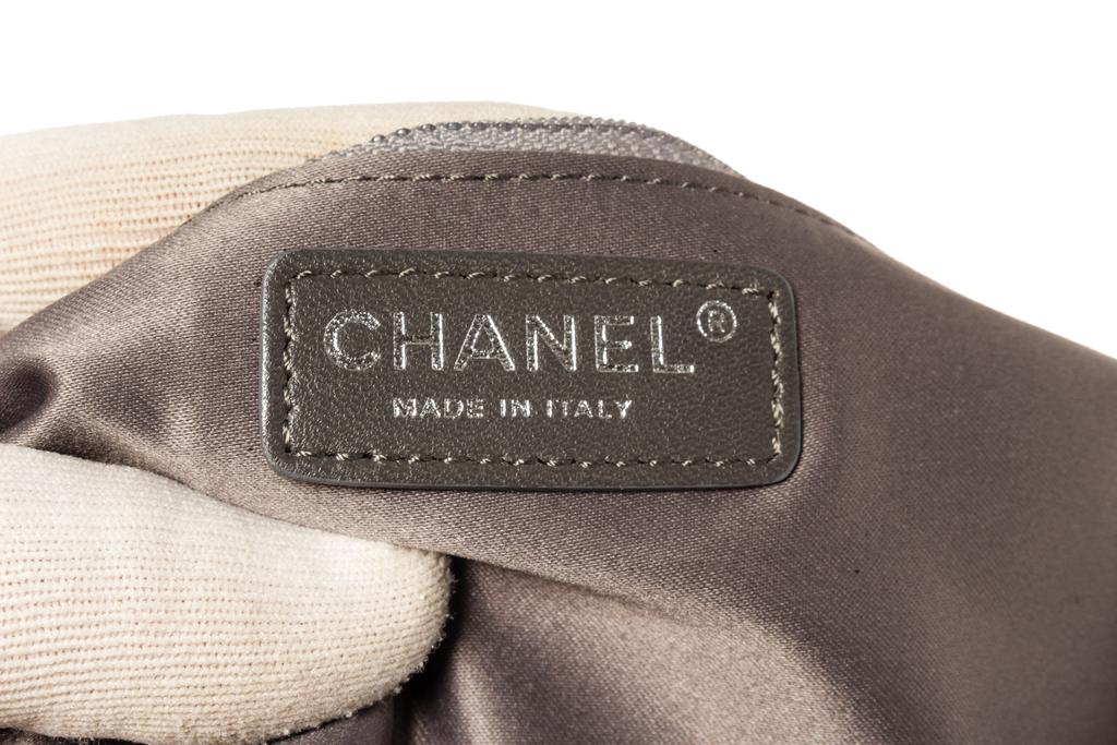 Chanel Lambskin Quilted 2 Way Chain Drawstring Tote Bag商品第5张图片规格展示
