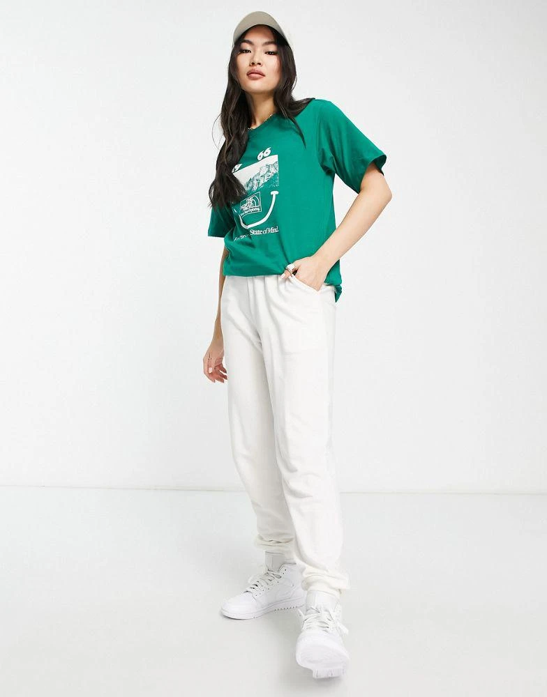 商品The North Face|The North Face 1996 smile face relaxed fit t-shirt in green Exclusive at ASOS,价格¥179,第3张图片详细描述