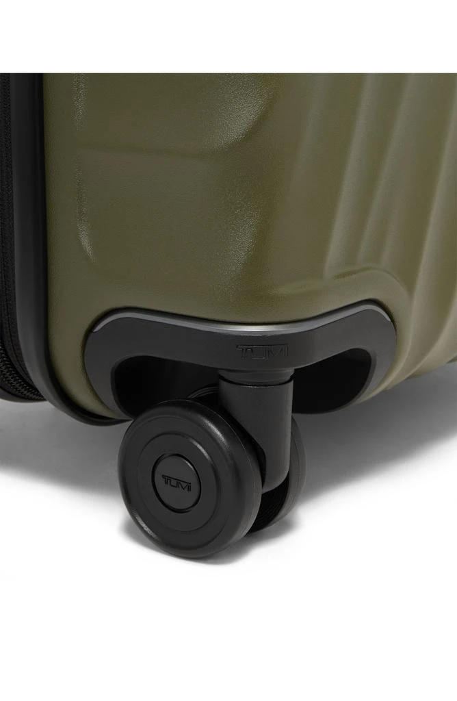 22-Inch 19 Degrees International Expandable Spinner Carry-On 商品