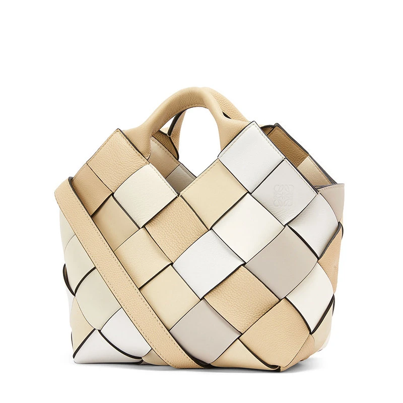 商品Loewe|【预售3-7天】LOEWE/罗意威 22春夏新款Surplus系列 女士小号米色奶油色牛皮革编织单肩手提篮A521T32X20-2156,价格¥14046,第5张图片详细描述