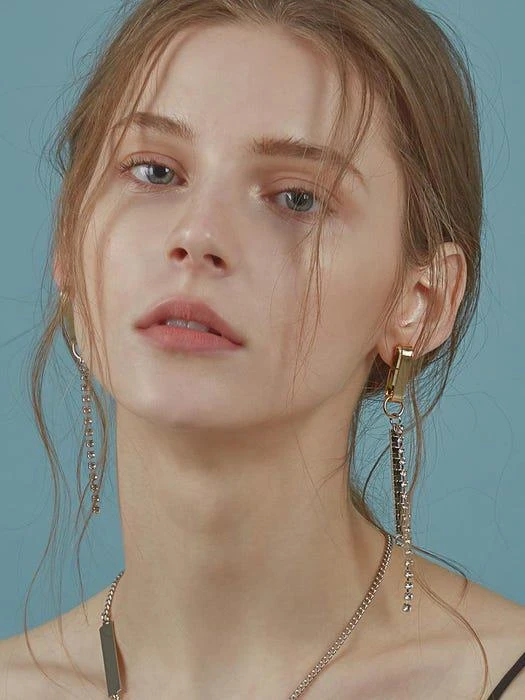 商品803STUDIO|Crystal Bar Drop Earring,价格¥462,第2张图片详细描述