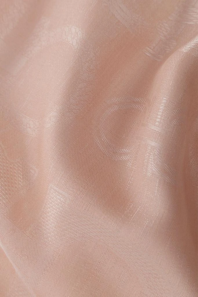 商品Salvatore Ferragamo|Salvatore Ferragamo Gancini-Printed Fringed Edge Scarf,价格¥2154,第2张图片详细描述