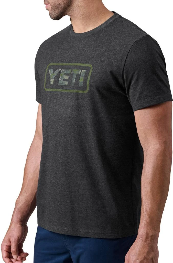 商品YETI|YETI Men's Camo Logo Badge Short Sleeve T-Shirt,价格¥135,第4张图片详细描述