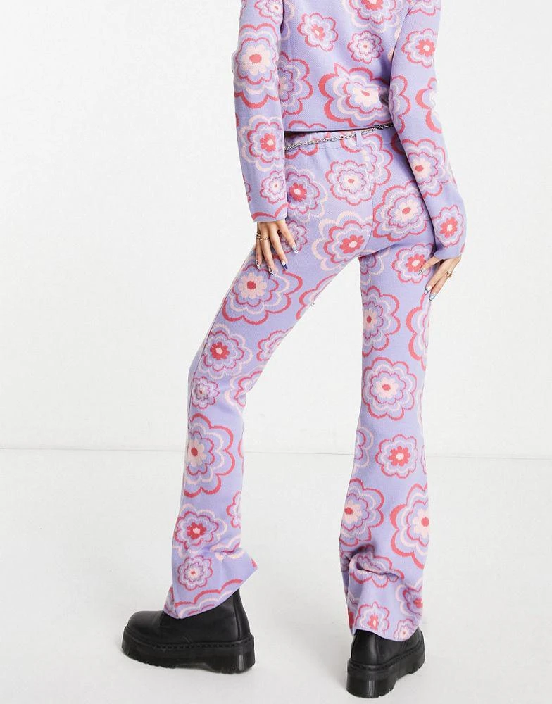 商品The Ragged Priest|The Ragged Priest knitted flare trousers with chain belt in retro floral co-ord,价格¥353,第4张图片详细描述
