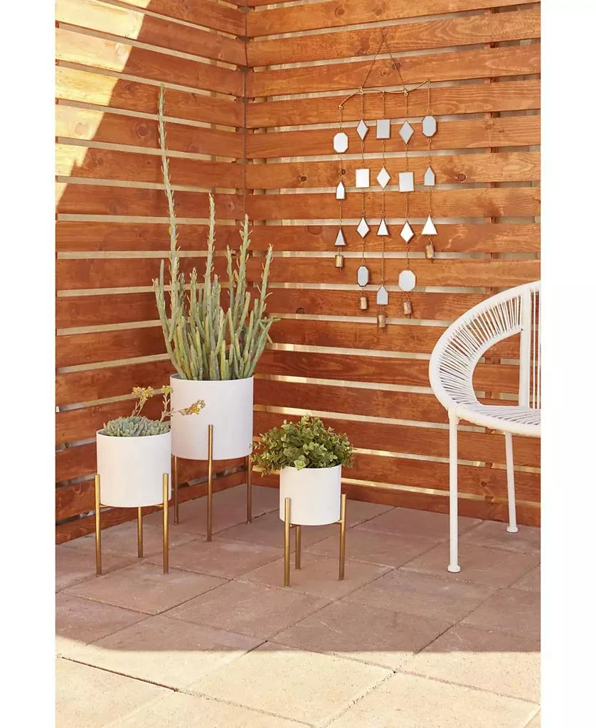 Contemporary Style Large Round Metal Planters in Stands, Set of 3 商品