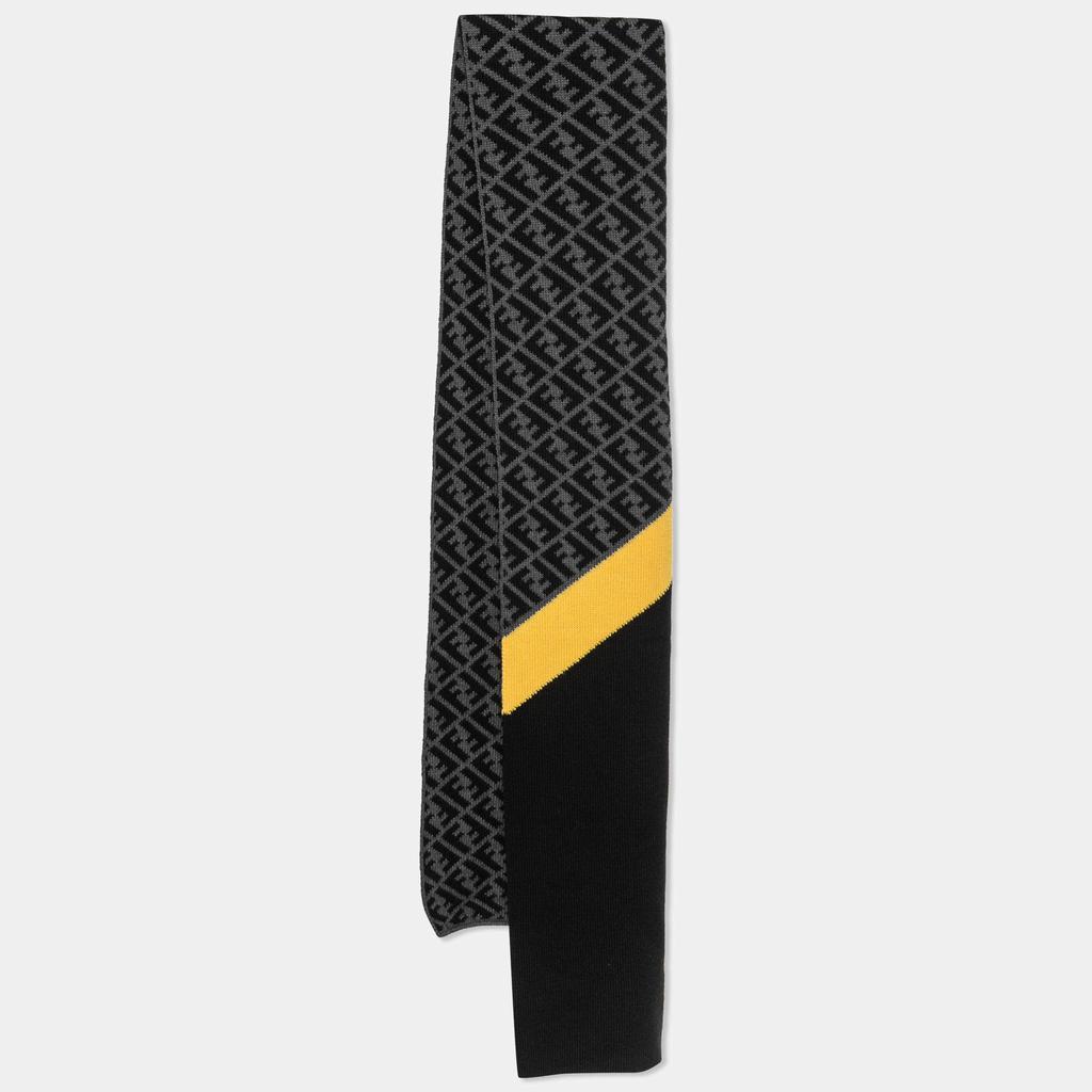 商品Fendi|Fendi Black & Grey Zucca Monogram Wool Panelled Stole,价格¥2238,第1张图片