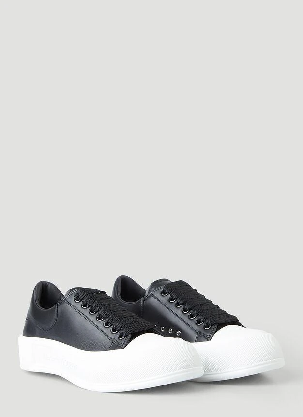 商品Alexander McQueen|Deck Lace-Up Plimsoll Sneakers in Black,价格¥2584,第2张图片详细描述