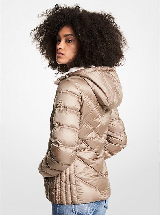 商品Michael Kors|Faux Fur-Lined Quilted Nylon Packable Puffer Jacket,价格¥809-¥875,第4张图片详细描述