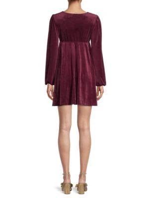 商品Love Ady|Deep V-Neck Velvet Dress,价格¥199,第2张图片详细描述