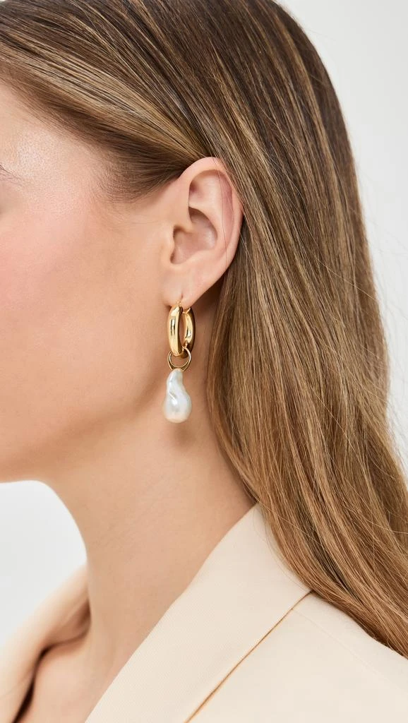 商品Shashi|Domino Pearl Earrings,价格¥586,第2张图片详细描述