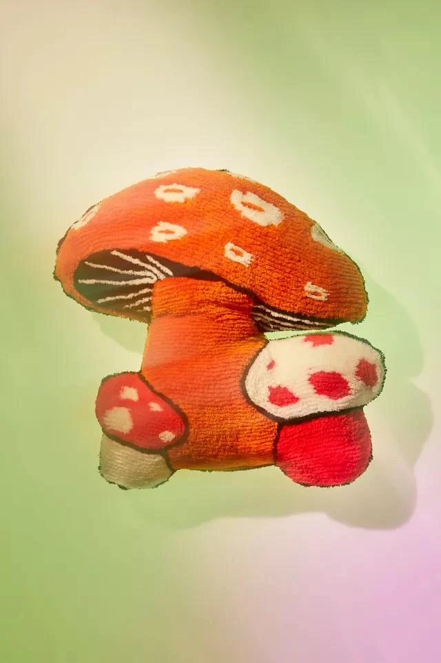 商品Urban Outfitters|Mushroom Tufted Throw Pillow,价格¥189,第1张图片