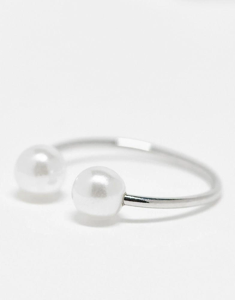 商品FADED FUTURE|Faded Future pack of 2 rings with crystal and pearl in silver,价格¥80,第2张图片详细描述