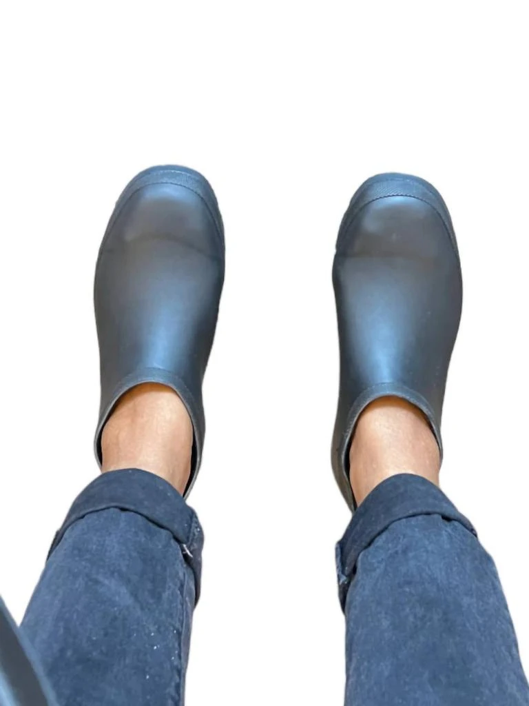 商品Corkys Footwear|Puddle Shoe Slip On Botties In Black,价格¥406,第4张图片详细描述