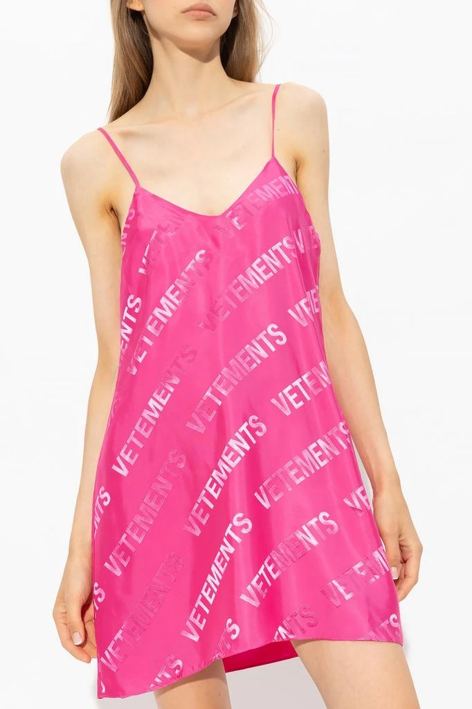 商品Vetements|Vetements All-Over Logo Embossed Slip Dress,价格¥3992,第2张图片详细描述
