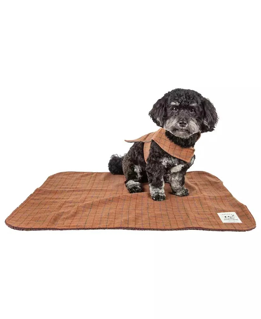 商品Touchdog|2-in-1 Windowpane Plaided Dog Jacket with Matching Reversible Dog Mat,价格¥726,第3张图片详细描述