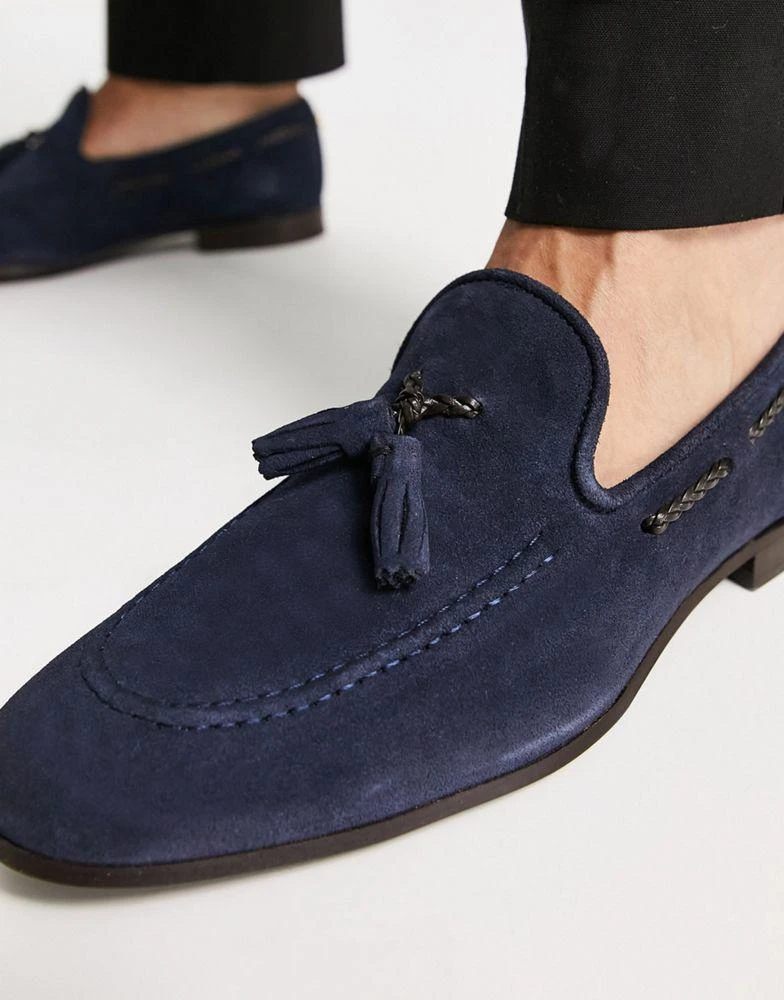 商品Noak|Noak made in Portugal loafers with tassel detail in navy suede,价格¥525,第3张图片详细描述