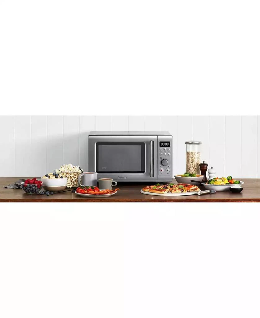 The Compact Wave™ Soft Close Microwave Oven 商品