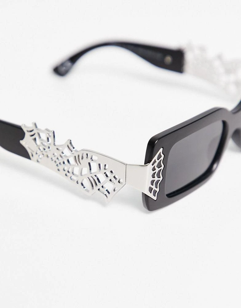 商品ASOS|ASOS DESIGN Halloween sunglasses with cobweb arms in black,价格¥167,第2张图片详细描述