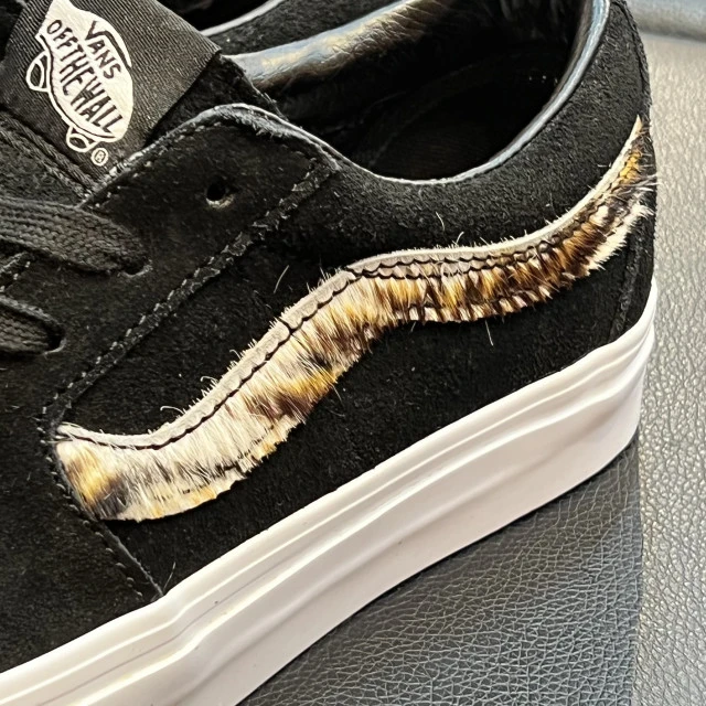 【韩国直邮|包邮包税】万斯[VANS] Sk8-Low # Soft Suede # 男女共用 运动鞋 # black/tiger (VN0A4UUKB0I) 商品