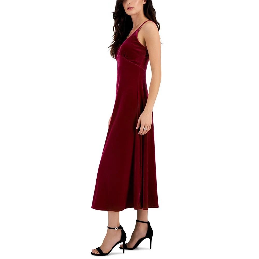 商品Taylor|Women's V-Neck Sleeveless Velvet Slip Dress,价格¥187,第3张图片详细描述