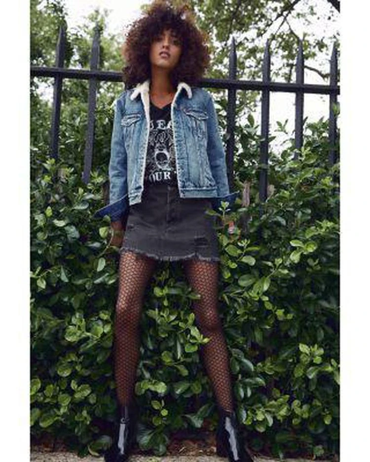 商品Levi's|牛仔迷你裙 Deconstructed Denim Mini Skirt in Gimme Danger,价格¥713,第4张图片详细描述