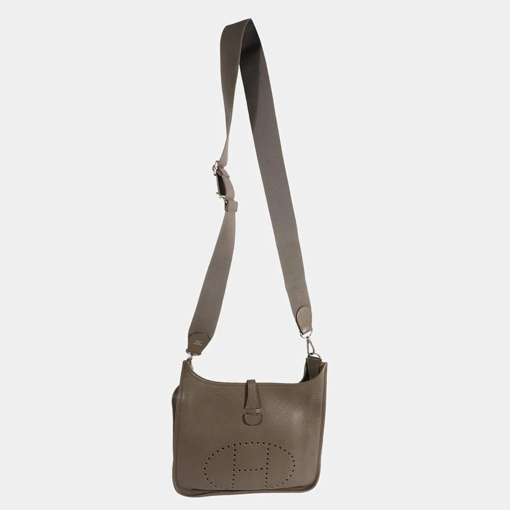商品[二手商品] Hermes|Hermes Etoupe Clemence Evelyne III 29 PHW,价格¥21544,第4张图片详细描述