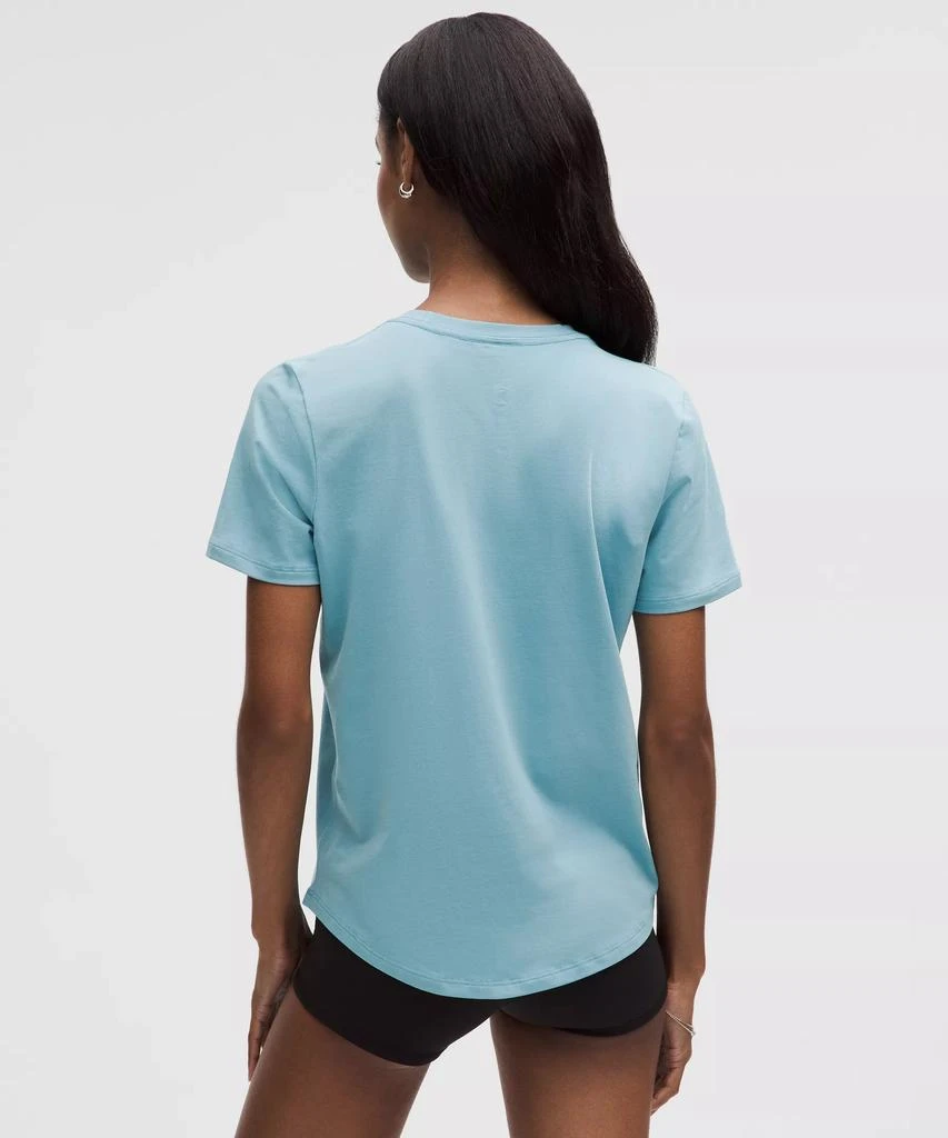 Love Curved-Hem Crewneck T-Shirt 商品