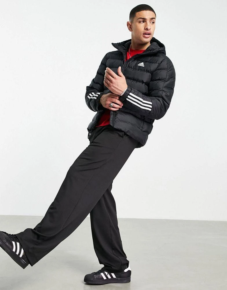 商品Adidas|adidas Outdoor puffer jacket with hood and three stripes in black,价格¥1199,第3张图片详细描述