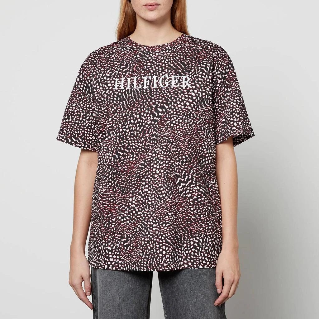 商品Tommy Hilfiger|Tommy Hilfiger Women's Relaxed Aop Crewneck T-Shirt - Feather Prt/Red White Black,价格¥312,第1张图片