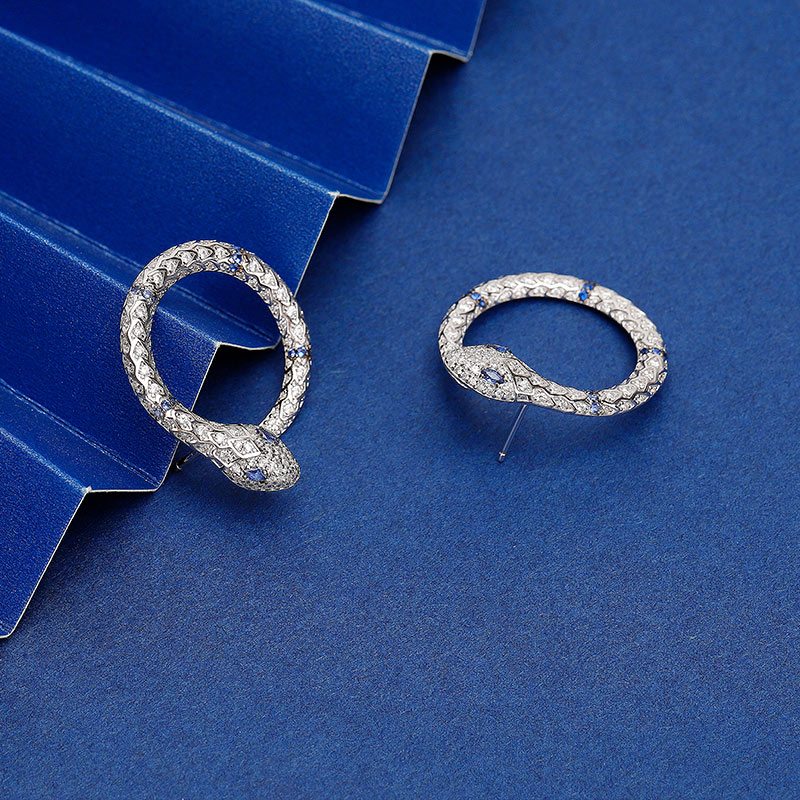 银镶晶钻蛇形设计感耳环女欧美动物圆形耳环（香港仓发货）商品第9张图片规格展示