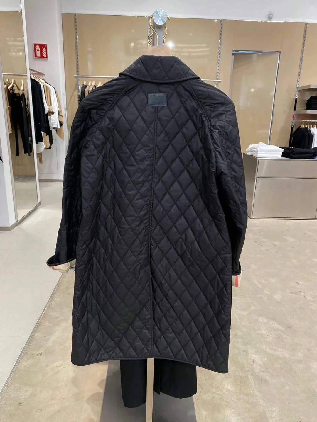 BURBERRY/博柏利 女士黑色聚酮格纹印双排扣长款棉服80530441 商品