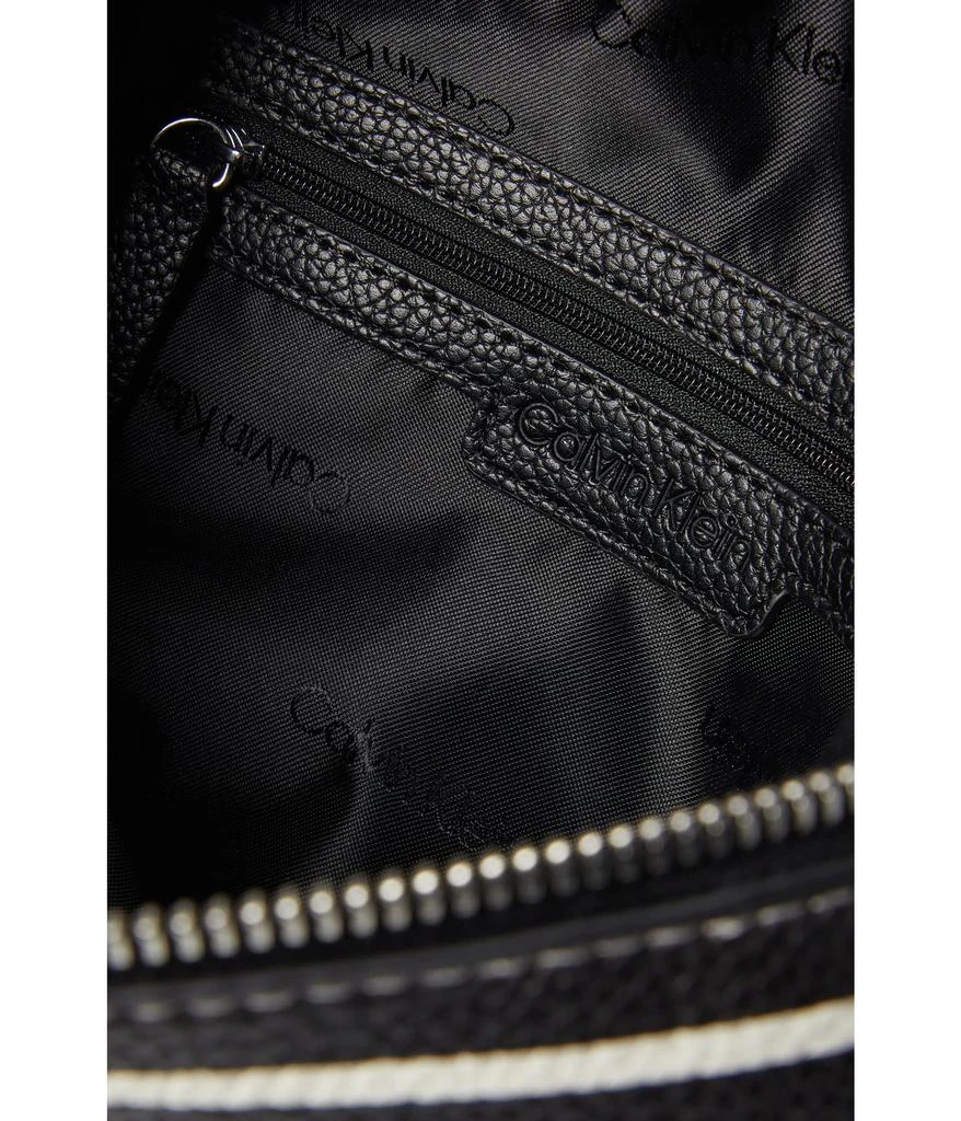 商品Calvin Klein|Lola Novelty Crossbody,价格¥739,第3张图片详细描述