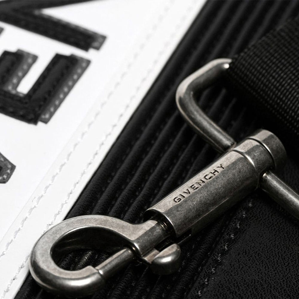 Givenchy 纪梵希 男士黑色/白色牛皮LOGO印花斜挎包单肩包 BK504YK0LP-004商品第2张图片规格展示