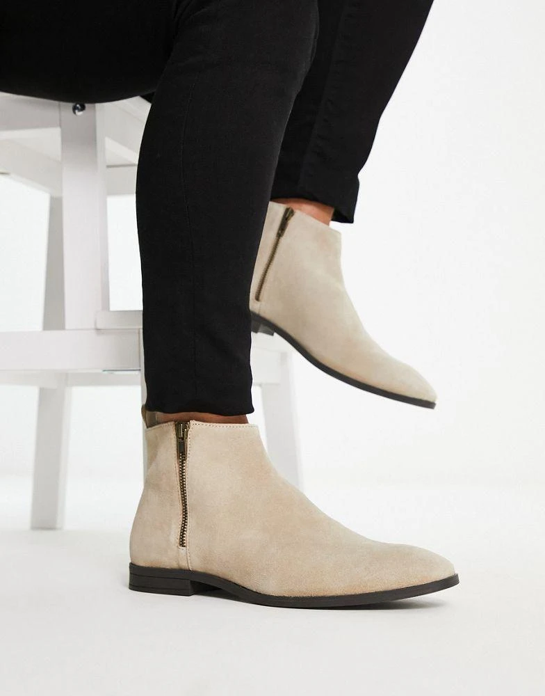 商品ASOS|ASOS DESIGN chelsea boots in stone suede with natural sole,价格¥111,第1张图片