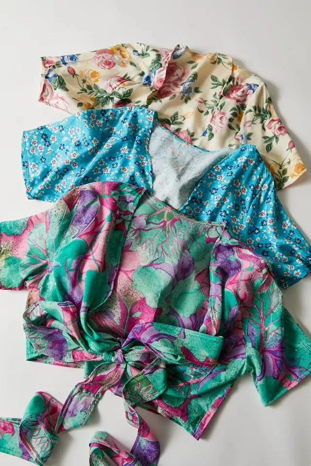 商品Urban Renewal|Urban Renewal Remade Floral Wrap Blouse,价格¥75,第2张图片详细描述
