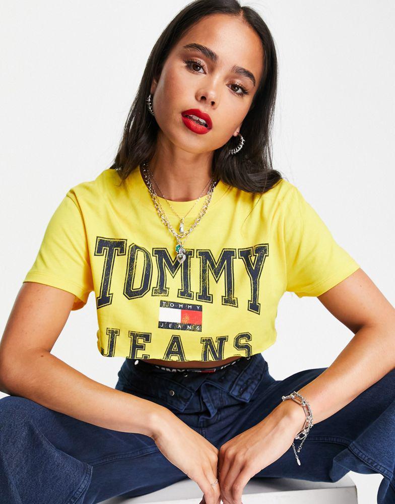 商品Tommy Jeans|Tommy Jeans x ASOS exclusive collab cropped logo t-shirt in yellow,价格¥301,第1张图片