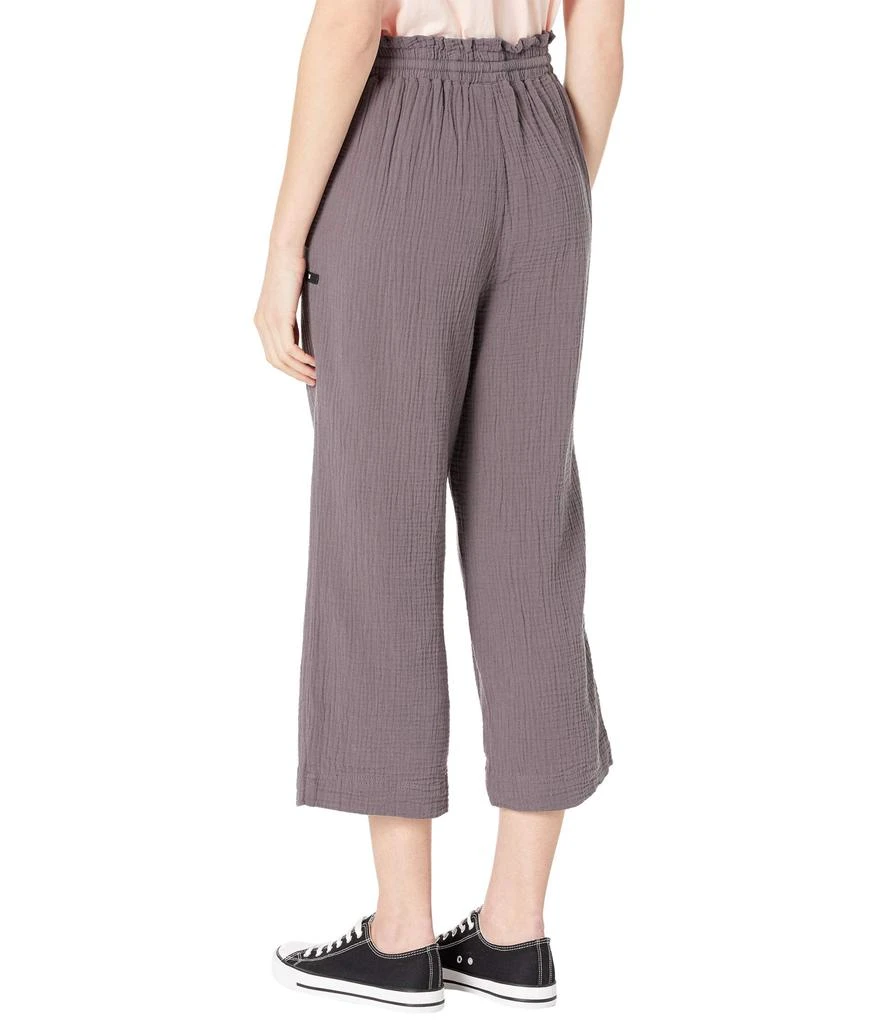 商品Hurley|Naturals Tide Up Crop Pants,价格¥145,第2张图片详细描述