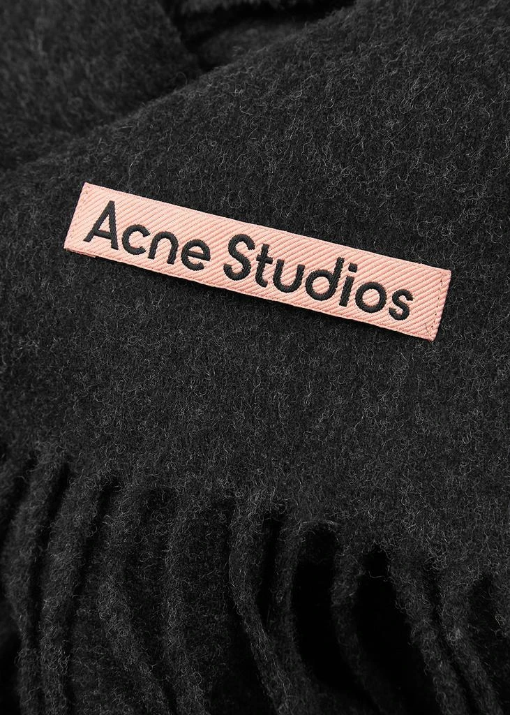 商品Acne Studios|Canada anthracite wool scarf,价格¥815,第3张图片详细描述